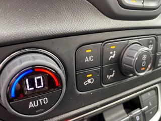 GMC Terrain  2023 à St-Jérôme, Québec - 12 - w320h240px