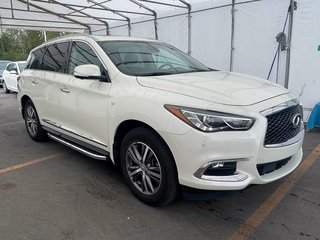 2020 Infiniti QX60 in St-Jérôme, Quebec - 10 - w320h240px