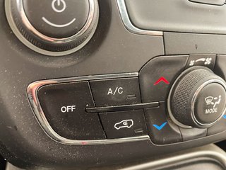 2020 Jeep Compass in St-Jérôme, Quebec - 10 - w320h240px