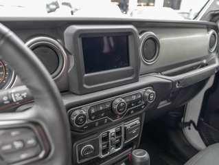 2023 Jeep Gladiator in St-Jérôme, Quebec - 16 - w320h240px