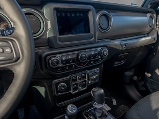 2023 Jeep Gladiator in St-Jérôme, Quebec - 19 - w320h240px