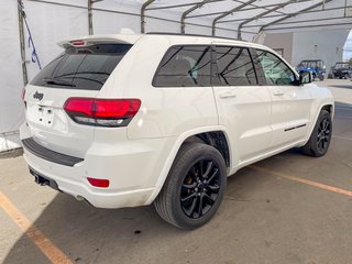 2022 Jeep Grand Cherokee in St-Jérôme, Quebec - 10 - w320h240px