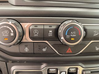2019 Jeep Wrangler Unlimited in St-Jérôme, Quebec - 12 - w320h240px