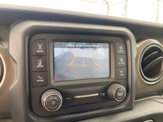 2019 Jeep Wrangler Unlimited in St-Jérôme, Quebec - 13 - w320h240px