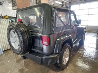 2017 Jeep Wrangler in St-Jérôme, Quebec - 8 - w320h240px