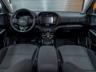 2023 Kia Soul in St-Jérôme, Quebec - 11 - w320h240px