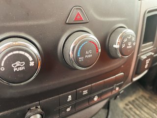 Ram 1500 Classic  2019 à St-Jérôme, Québec - 14 - w320h240px