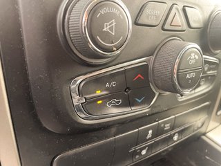 Ram 1500 Classic  2019 à St-Jérôme, Québec - 16 - w320h240px