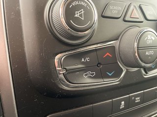 2022 Ram 1500 Classic in St-Jérôme, Quebec - 13 - w320h240px