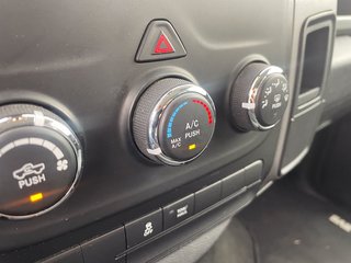 Ram 1500  2017 à St-Jérôme, Québec - 9 - w320h240px