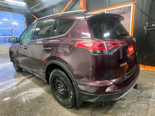 Toyota RAV4  2018 à St-Jérôme, Québec - 5 - w320h240px