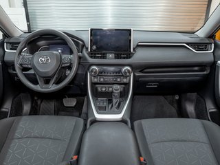 Toyota RAV4  2023 à St-Jérôme, Québec - 11 - w320h240px