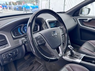 2015 Volvo XC60 in St-Jérôme, Quebec - 4 - w320h240px