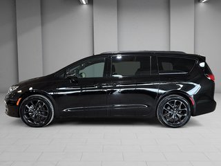 2024 Chrysler Pacifica S APPEARANCE TOURING L CUIR TOIT CAM GPS in Montréal, Quebec - 3 - w320h240px