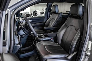 Chrysler Pacifica Select 2025 à Montréal, Québec - 2 - w320h240px