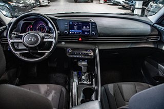 Hyundai Elantra PREFERRED CARPLAY VOLANT+SIEGES CHAUFFANTS KEYLESS 2022 à Montréal, Québec - 3 - w320h240px