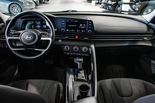 2024 Hyundai Elantra PREFERRED TECH TOIT CAMERA CARPLAY VOLANT CHAUFFANT in Montréal, Quebec - 3 - w320h240px