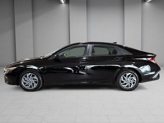 2024 Hyundai Elantra PREFERRED VOLANT CHAUFFANT CARPLAY CAMERA in Montréal, Quebec - 3 - w320h240px