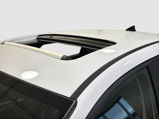 2024 Hyundai Elantra PREFERRED TECH TOIT OUVRANT CARPLAY CAMERA in Montréal, Quebec - 6 - w320h240px