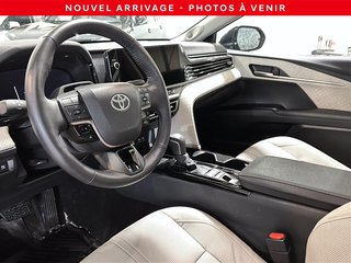 Toyota Camry XLE AWD HYBRID 8 ROUES CAM CUIR SIEGES CHAUFFANTS 2025 à Montréal, Québec - 2 - w320h240px