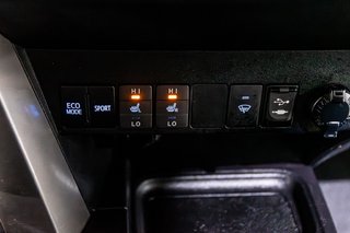 Toyota RAV4 LE AWD A/C SIEGES CHAUFFANTS CAMERA BLUETOOTH 2018 à Montréal, Québec - 6 - w320h240px