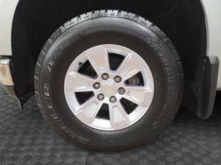 2020 Chevrolet Silverado 1500 LT in Jonquière, Quebec - 6 - w320h240px
