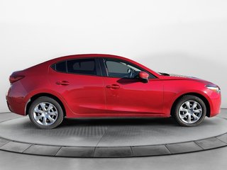 2018 Mazda 3 in Jonquière, Quebec - 4 - w320h240px