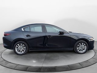 2022 Mazda 3 GX in Chicoutimi, Quebec - 4 - w320h240px