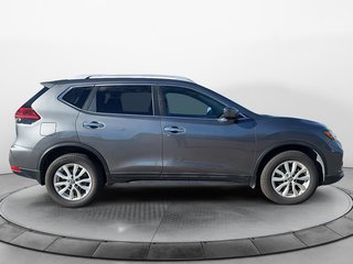 2017 Nissan Rogue in Jonquière, Quebec - 4 - w320h240px