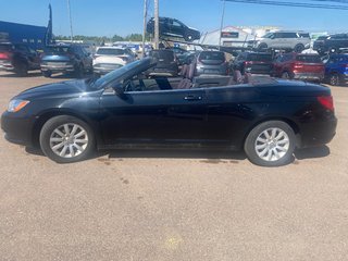 Chrysler 200 Touring | Convertible | HtdSeats | XM | PwrSeat 2013 à Amherst, Nouvelle-Écosse - 6 - w320h240px