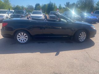 Chrysler 200 Touring | Convertible | HtdSeats | XM | PwrSeat 2013 à Amherst, Nouvelle-Écosse - 2 - w320h240px