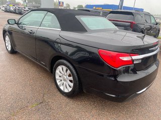 Chrysler 200 Touring | Convertible | HtdSeats | XM | PwrSeat 2013 à Amherst, Nouvelle-Écosse - 6 - w320h240px