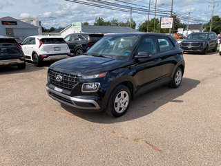 Hyundai VENUE Essential | Cam | USB | HtdSeat | Warranty to 2029 2023 à Amherst, Nouvelle-Écosse - 3 - w320h240px