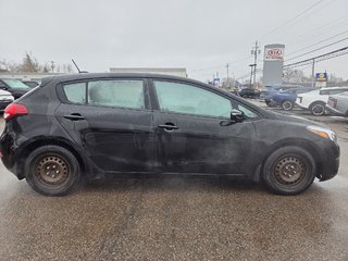 2017 Kia Forte 5-Door EX | Cam | USB | HtdSeats | Bluetooth | Keyless in Bridgewater, New Brunswick - 3 - w320h240px