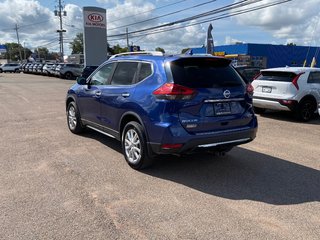 2017 Nissan ROGUE SV | SunRoof | Cam | USB | Bluetooth | Keyless in Amherst, Nova Scotia - 5 - w320h240px