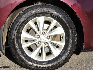 2015 Kia Sedona in Gaspé, Quebec - 4 - w320h240px