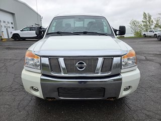 2010 Nissan Titan in Gaspé, Quebec - 3 - w320h240px