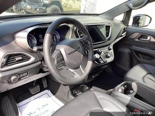 2025 Chrysler Grand Caravan SXT in Winnipeg, Manitoba - 2 - w320h240px