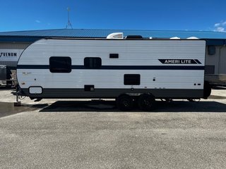2025 FRONT QUEEN - DOUBLE REAR BUNKS - GALLET KITCHEN 2025 Gulf Stream in Winnipeg, Manitoba - 4 - w320h240px