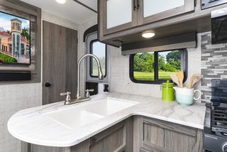 2025 Gulf Stream Conquest BUNKHOUSE - SOFA/DINETTE SUPER SLIDE - FRONT QUEEN in Winnipeg, Manitoba - 5 - w320h240px