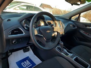 2017 Chevrolet Cruze LT in Hebbville, Nova Scotia - 3 - w320h240px