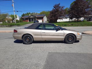 2006 Chrysler Sebring Conv BASE in Hebbville, Nova Scotia - 4 - w320h240px
