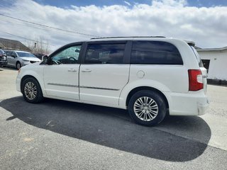 2016 Chrysler Town & Country Touring in Hebbville, Nova Scotia - 6 - w320h240px
