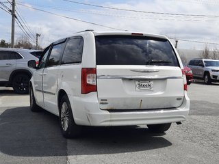 2016 Chrysler Town & Country Touring in Hebbville, Nova Scotia - 5 - w320h240px