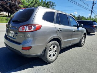 2012 Hyundai Santa Fe GL in Hebbville, Nova Scotia - 4 - w320h240px