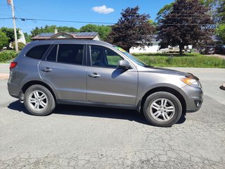 2012 Hyundai Santa Fe GL in Hebbville, Nova Scotia - 3 - w320h240px