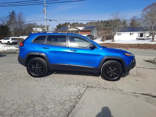 2018 Jeep Cherokee Trailhawk in Hebbville, Nova Scotia - 6 - w320h240px
