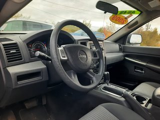 2009 Jeep Grand Cherokee Laredo in Hebbville, Nova Scotia - 3 - w320h240px