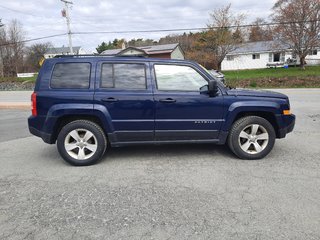 2012 Jeep Patriot Sport in Hebbville, Nova Scotia - 4 - w320h240px