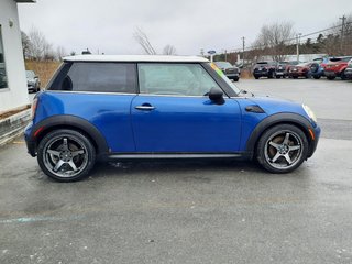 2007 MINI Cooper Classic in Hebbville, Nova Scotia - 3 - w320h240px